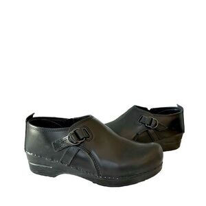 Dansko Black‎ Leather Zippered Clogs